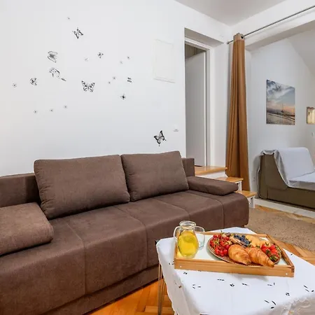 Pe-ma Apartman Zára